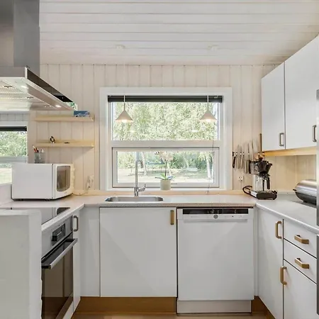 1496-aakirkeby-boesparken-4-b *