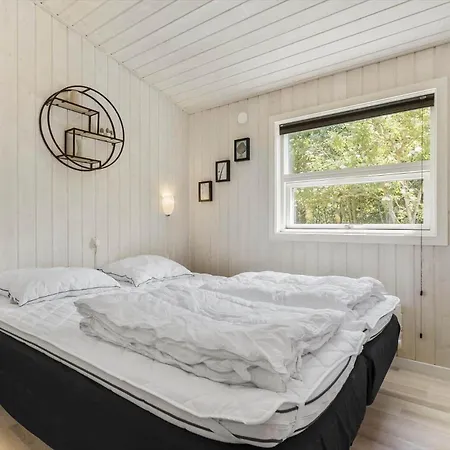 1496-aakirkeby-boesparken-4-b Feriehus Vester Somarken